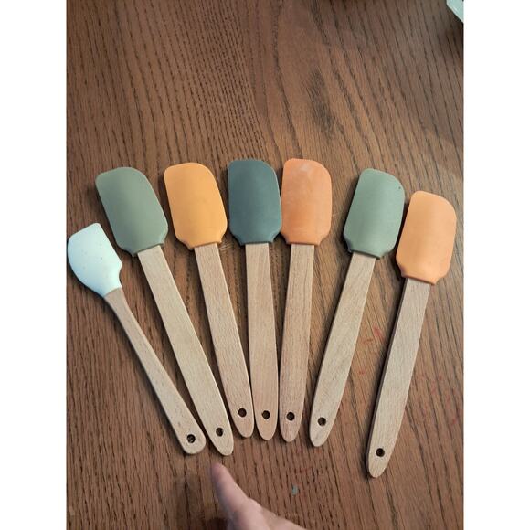 Set of 7 rubber cake icing spreading spatula - Picture 5 of 6